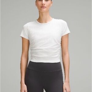Lululemon All It Takes Ribbed Nulu
T-Shirt size 6